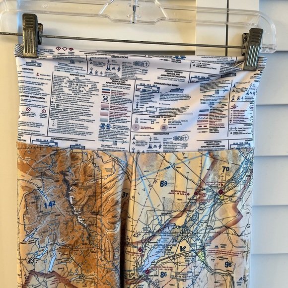 Airspace Leggings - Idaho - Base Turn - Yoga Exercise - Size S. - Picture 9 of 9